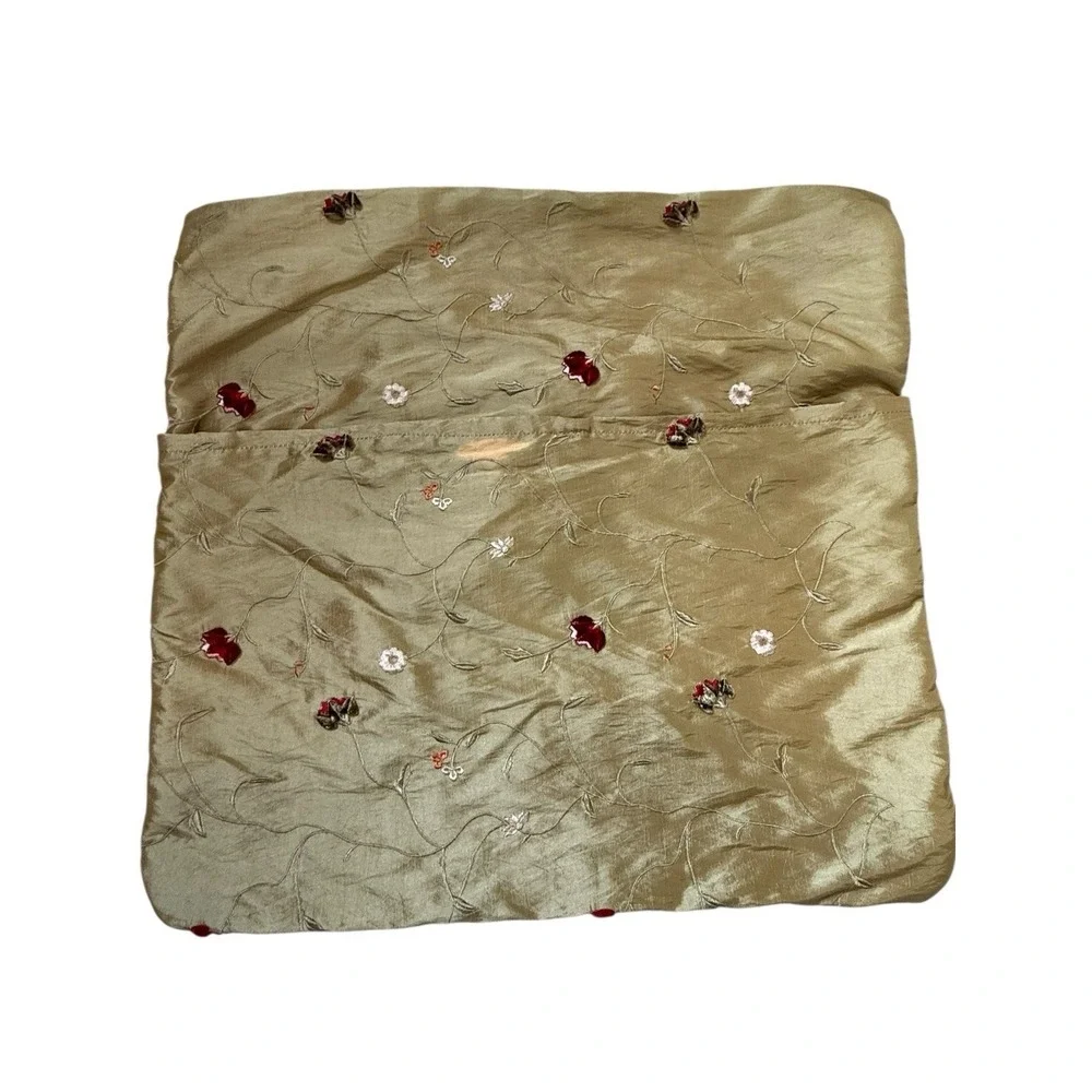 Vintage‎ Embroidered Floral Pillow Covers Pair Taffeta Shabby Cottagecore Garden